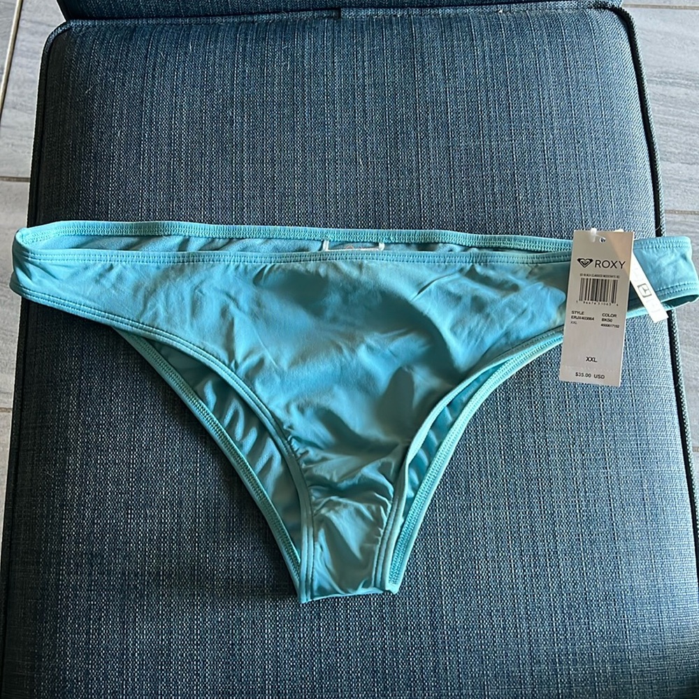 NWT - Roxy swim bottom XXL (cheeky)